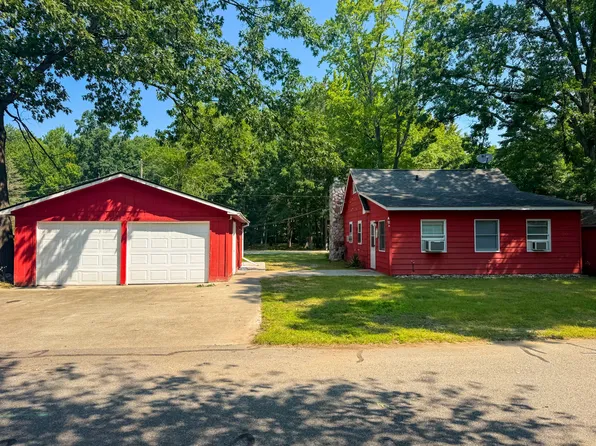 113 Lakeview Ave, Houghton Lake, MI 48629
