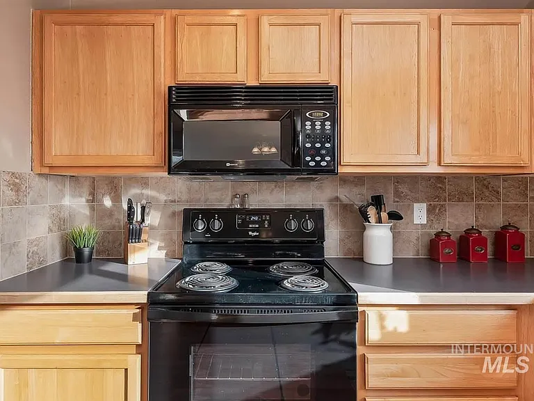 9713 W Shelborne Dr — Photo 14