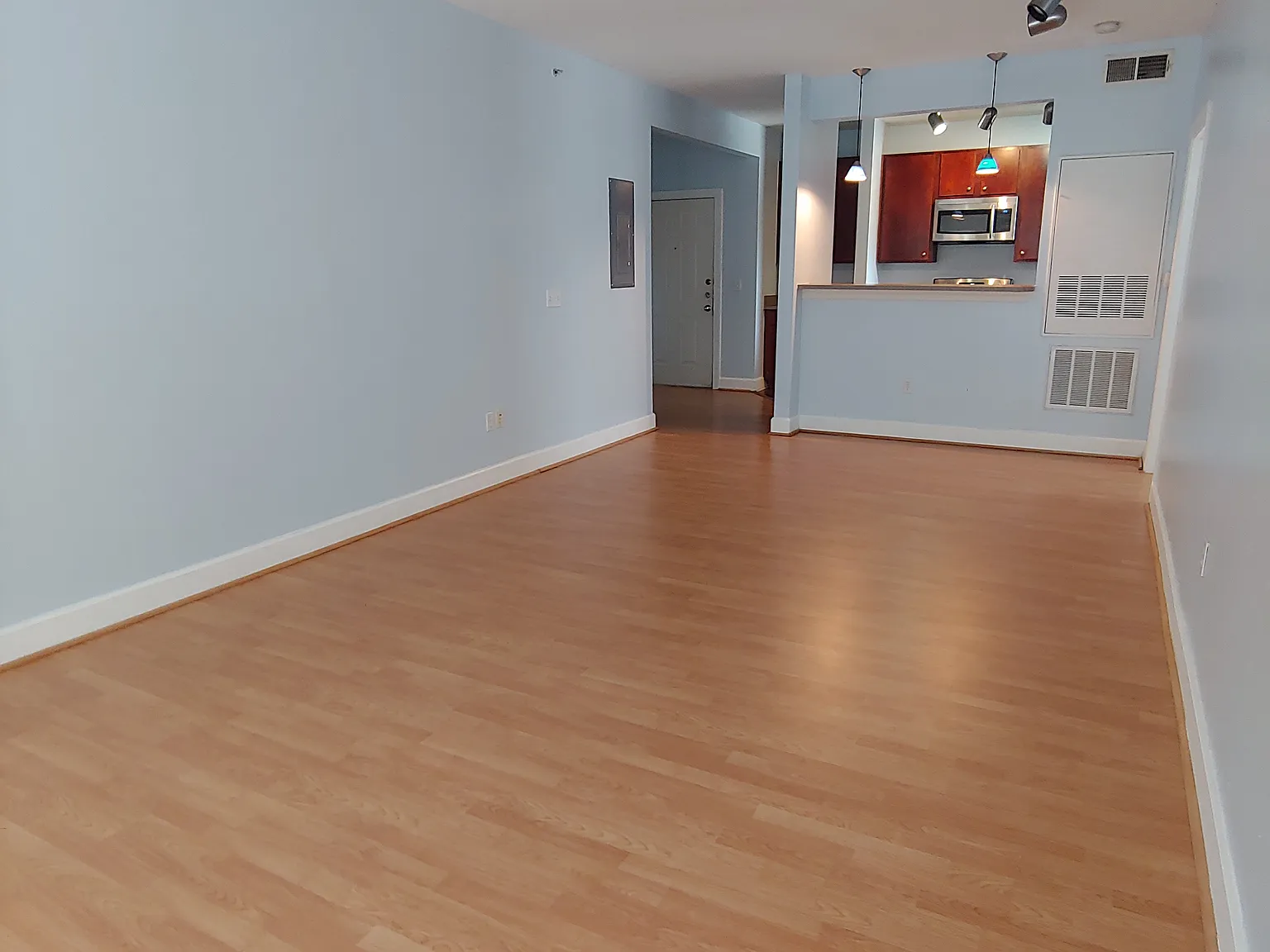 1901 Crossing Pl — Photo 1