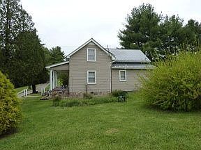 3rd image of 416 Woodfield Ln