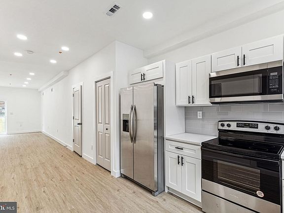 4th image of 2224 N Howard St #1