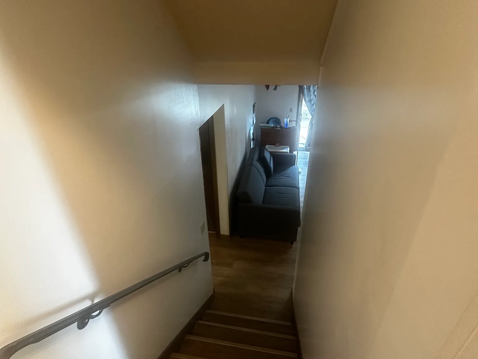 1 bed, 1000 sqft, $1,050 — Photo 4