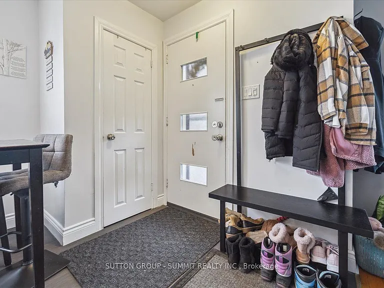 9 Grenadier Dr #UPPER — Photo 5