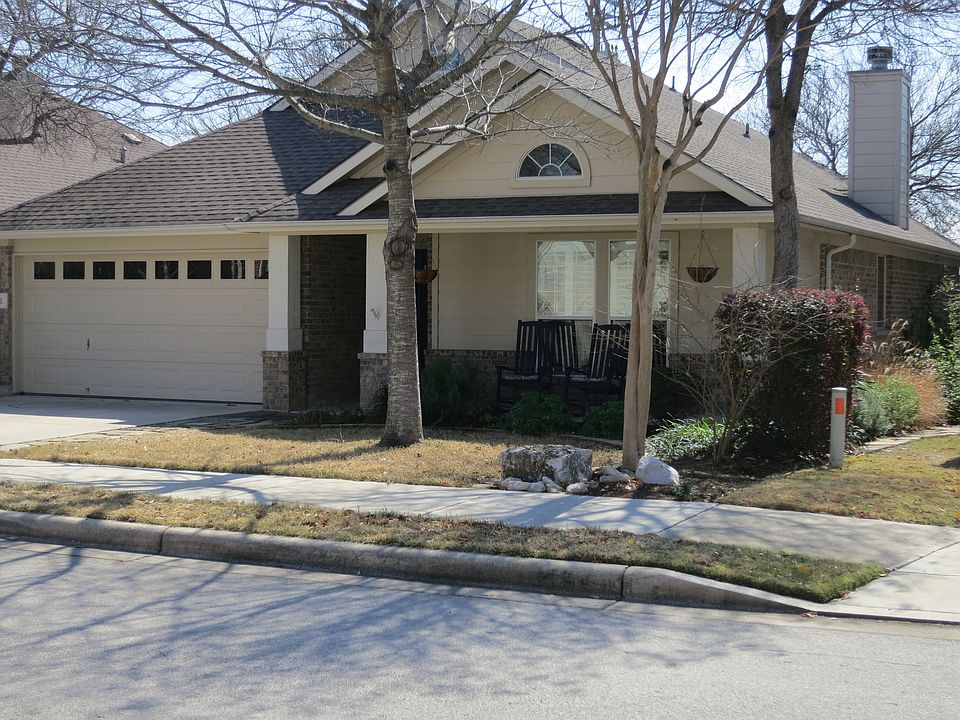 1st image of 548 Ginsberg Dr