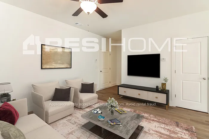 292 Emerald Dr — Photo 6