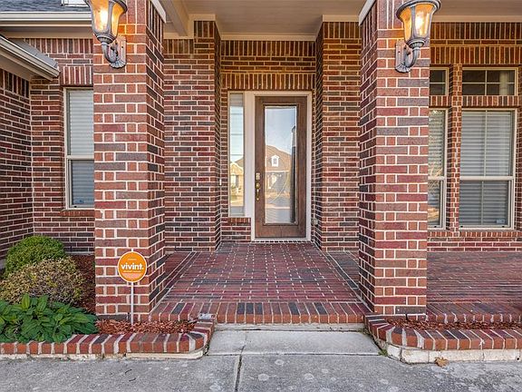 3rd image of 8005 Wildrock Dr
