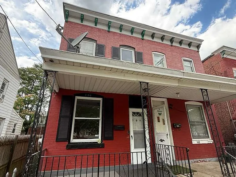 306 Dayton St — Photo 4