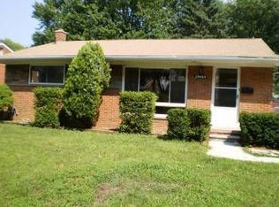 29404 Tawas St, Madison Heights, MI 48071