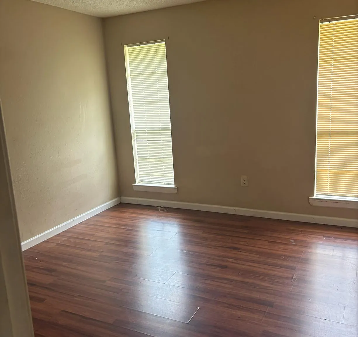2 bed, 1100 sqft, $950 — Photo 4