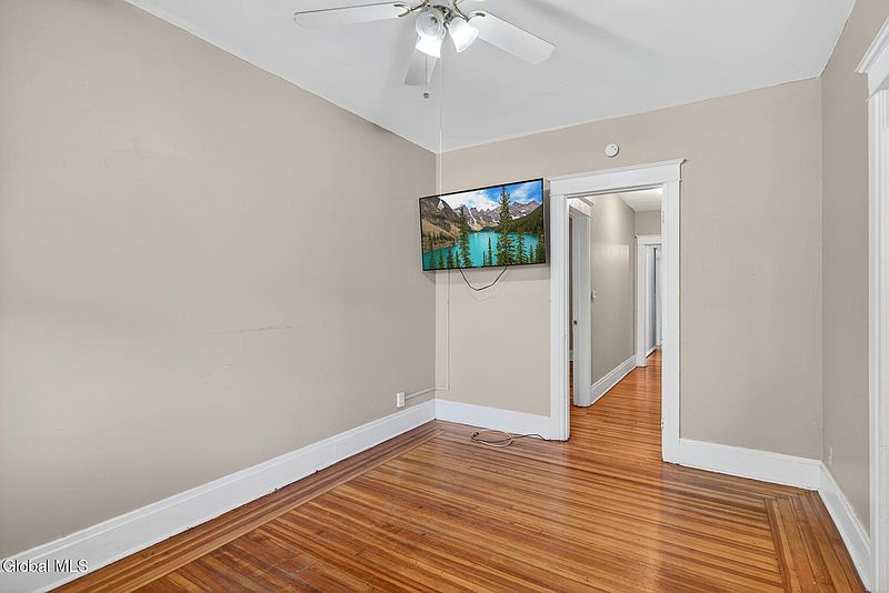 4th image of 644 Myrtle Avenue