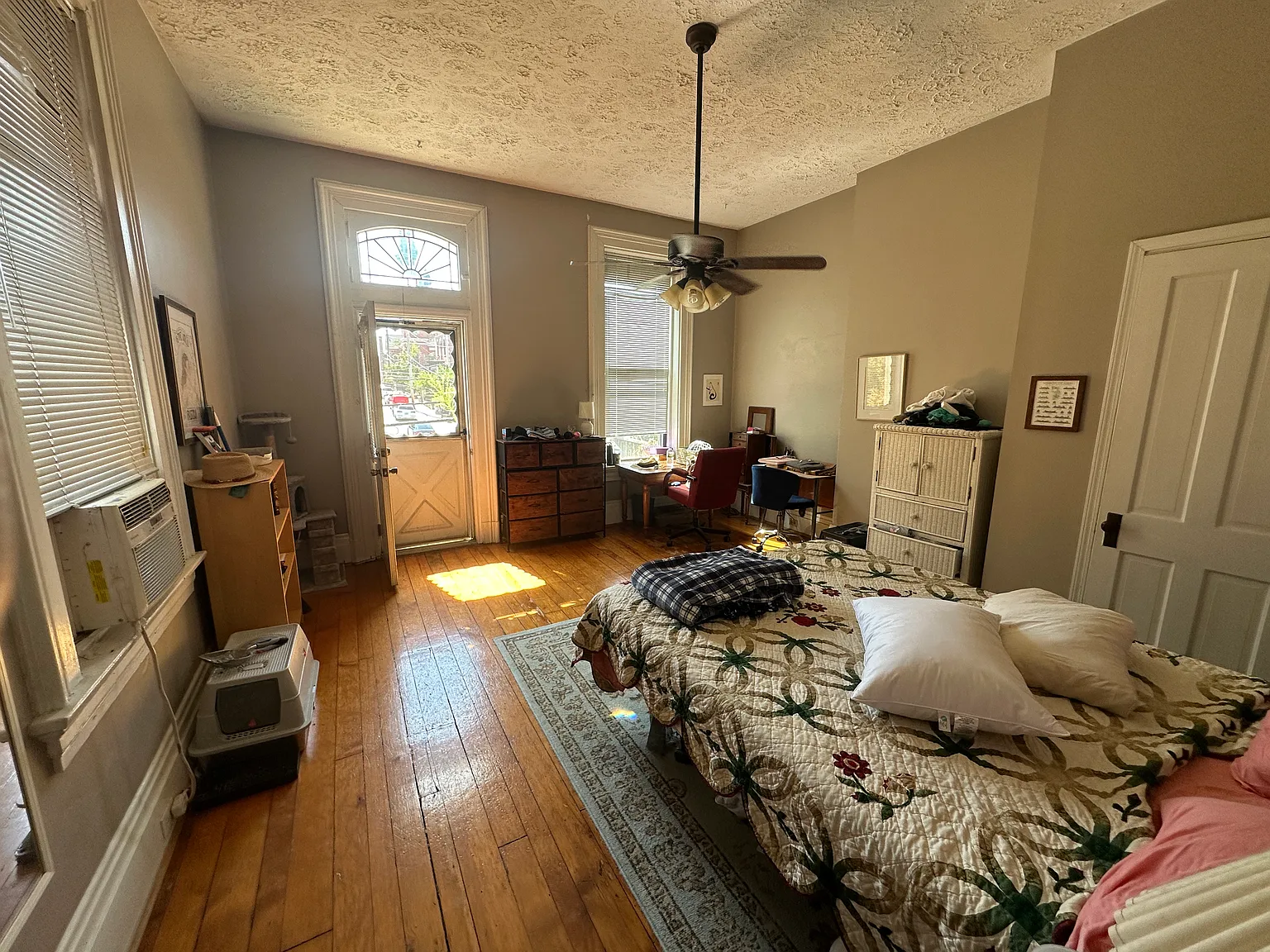 1 bed, 900 sqft, $1,060 — Photo 3