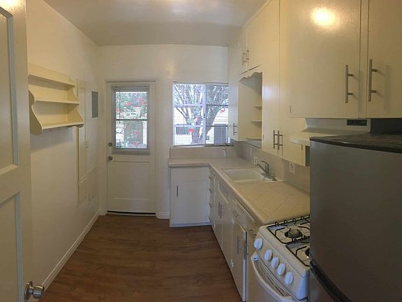 3rd image of 125-135 W Los Olivos St #129