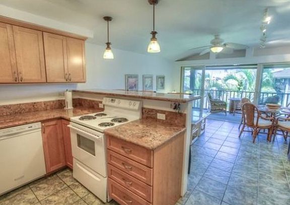 3rd image of 75-6100 Alii Dr APT C38