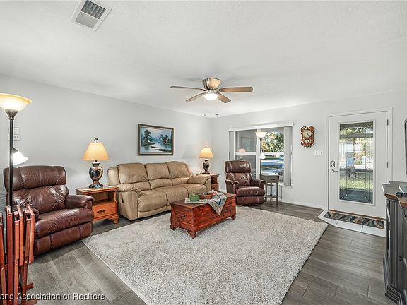 5th image of 415 Lake August Dr