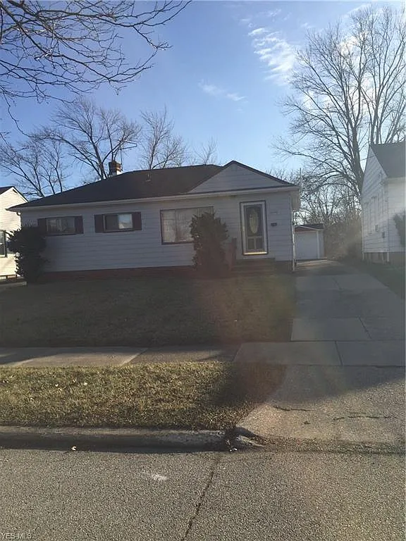 16016 Ramage Ave photo 1