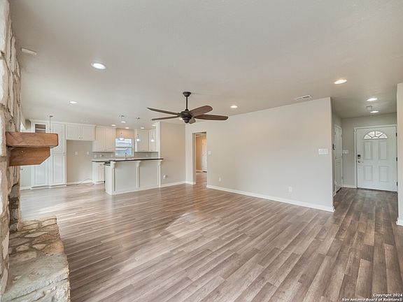 5th image of 5330 Vista Court Dr