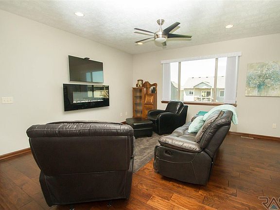 5th image of 4412 W Bridger St
