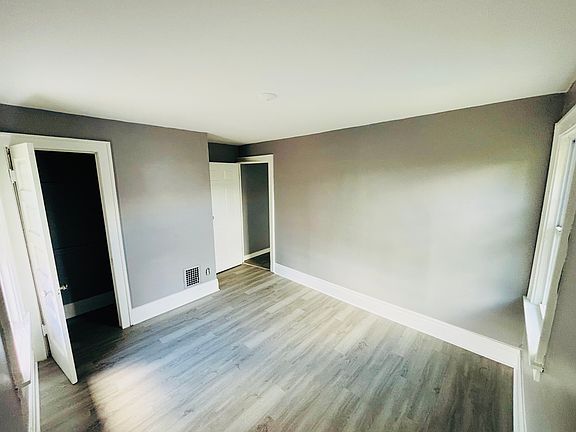 5th image of 488 Ontario St