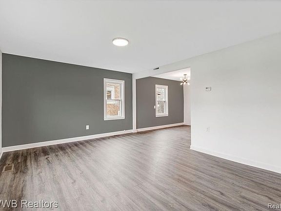 4th image of 28785 Brentwood St