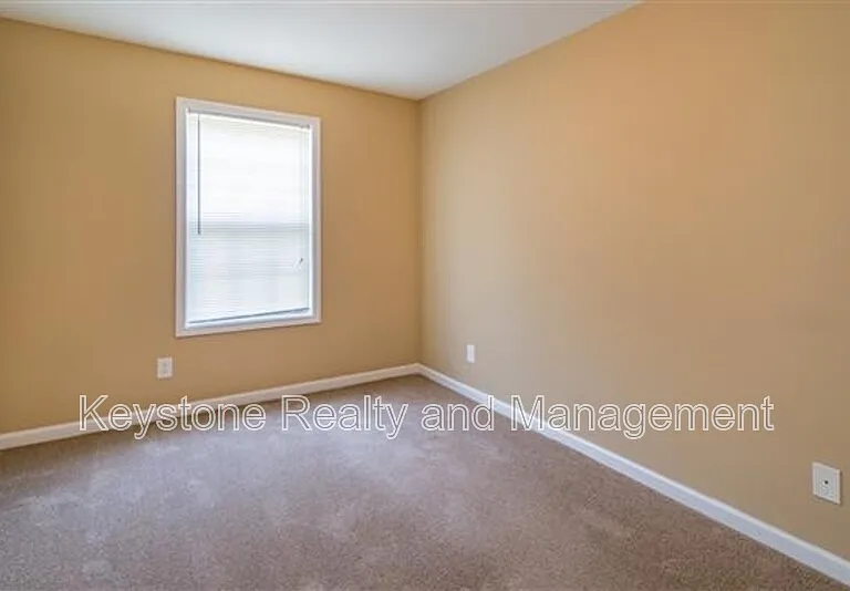 1721 Thistlewood Dr #C — Photo 4