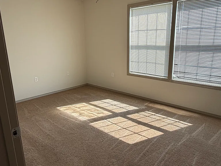 206 W Crockett St #622 — Photo 6