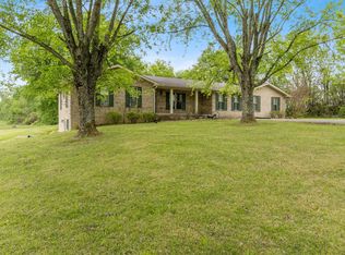 912 Maple Grove Rd, Lafayette, TN 37083