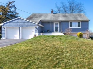 12 Fulton Rd, Somerset, NJ 08873