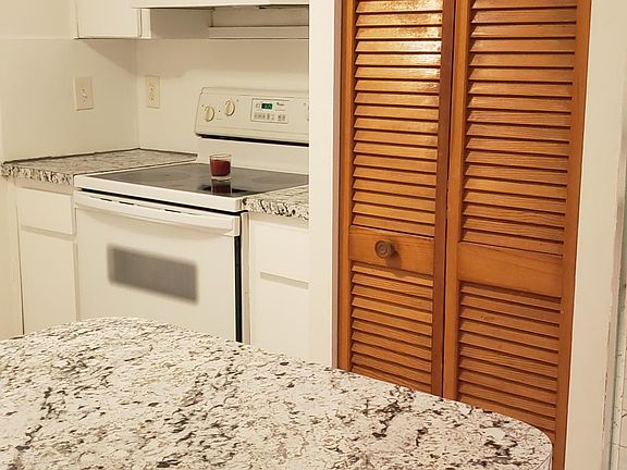 3rd image of 2216 W 74th St APT 102