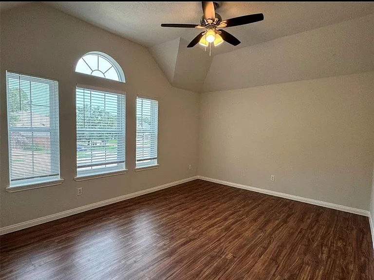 5015 Cottonglen Ct — Photo 19