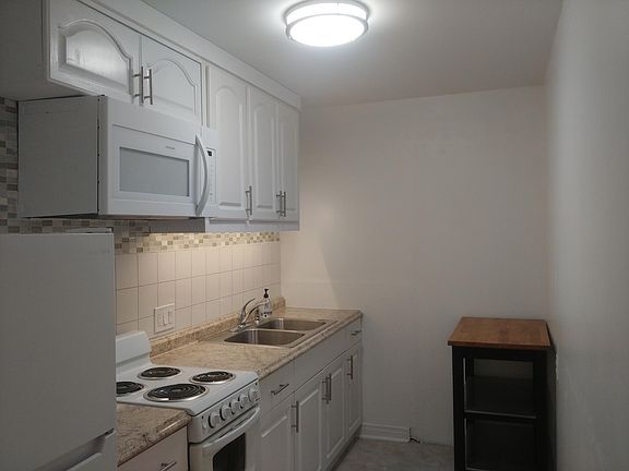 4th image of 256 144th Ave