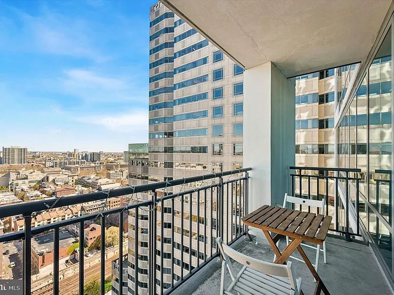 2101 Market St #2308 — Photo 4