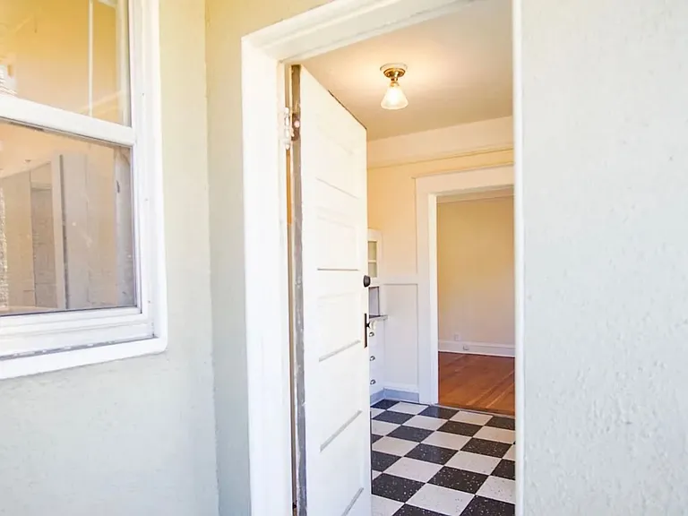 2356 NW Irving St — Photo 14