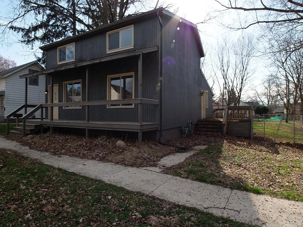 408 G St photo 1