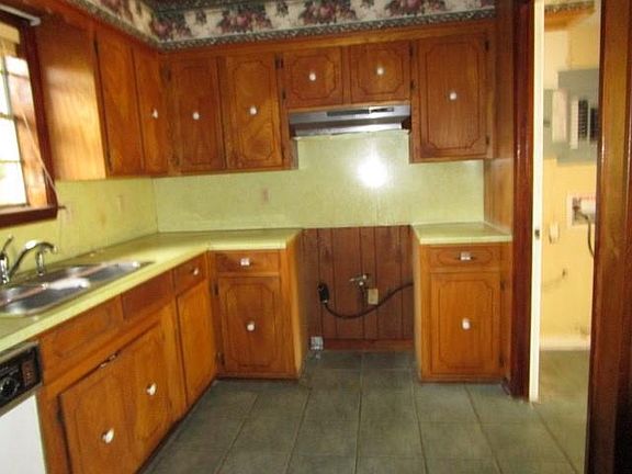 4th image of 223 Tammye Ln