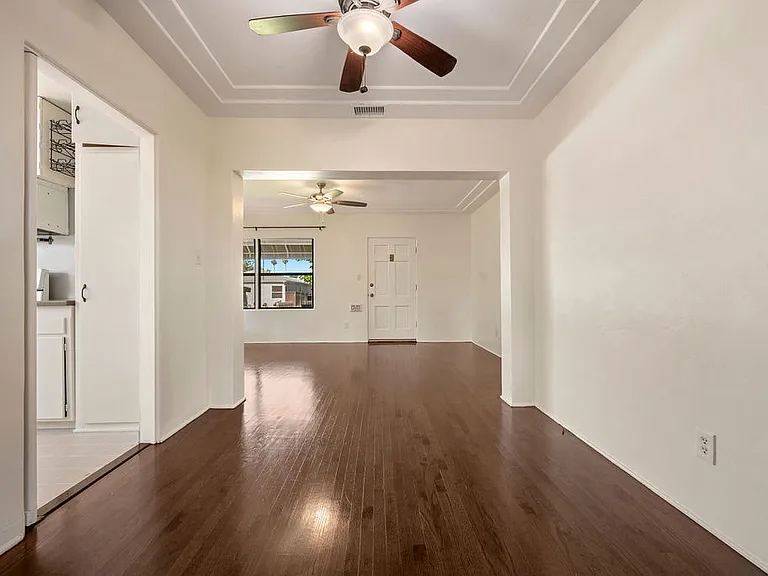 4735 Valencia Dr #FRONT — Photo 9