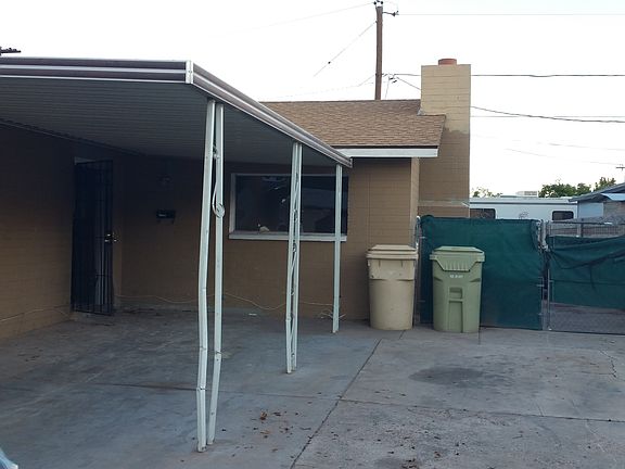 Side of Home with RV Gate