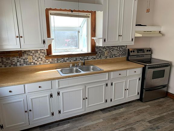 5th image of 112 N Pierce Ave