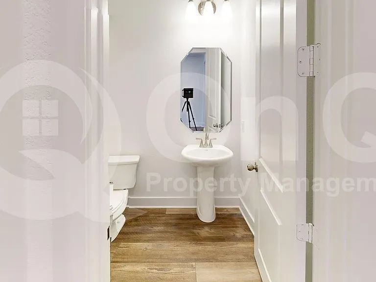 1908 Briar Hill Dr — Photo 18
