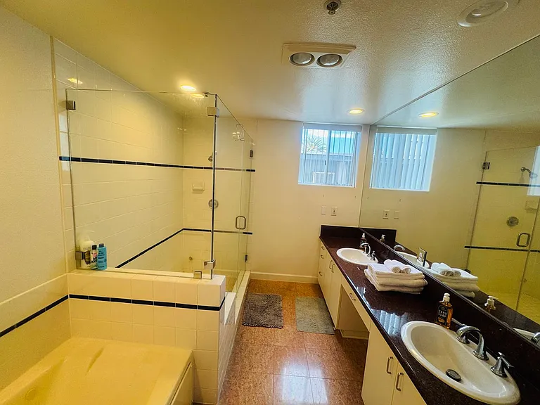 333 Westminster Ave #304 — Photo 6