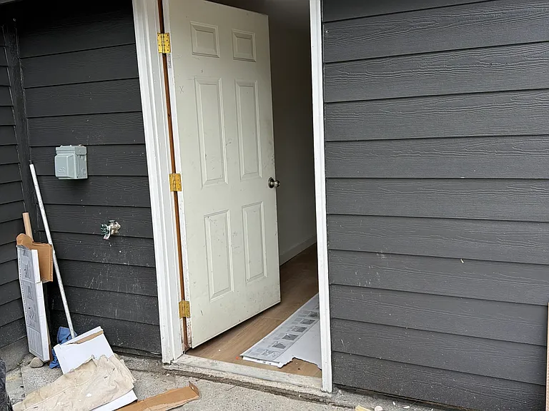 6th Ave NE — Photo 8
