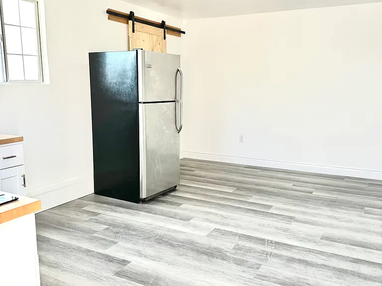 525 Sycamore Pl — Photo 5