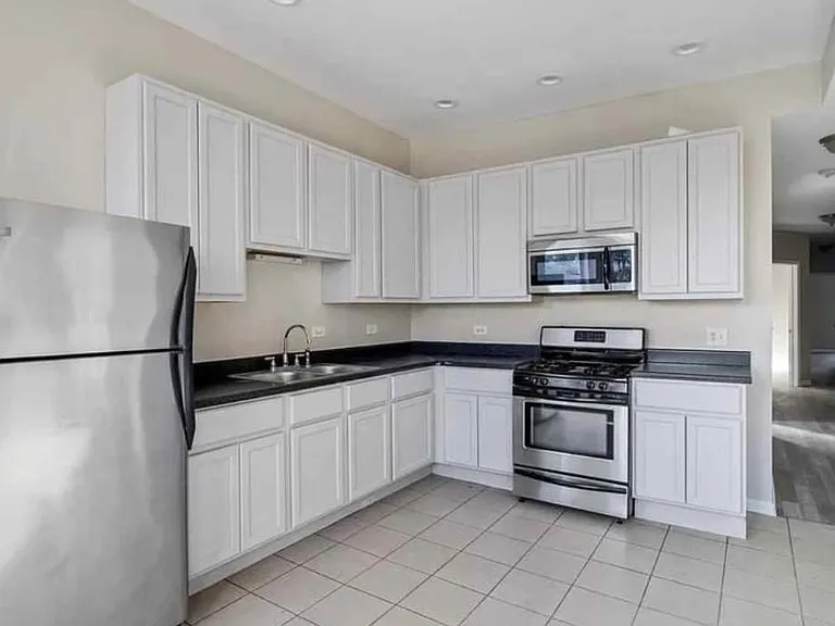 6411 S Maryland Ave — Photo 4
