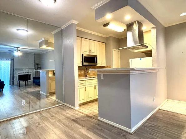 7950 N Stadium Dr, Houston, TX