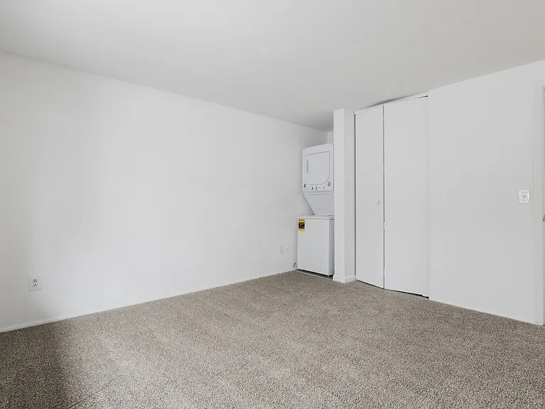 Village in the Park Apartments — Photo 20