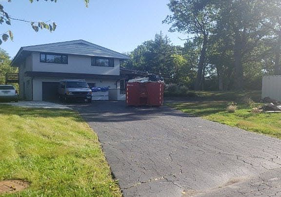 2nd image of 2737 Chariot Ln