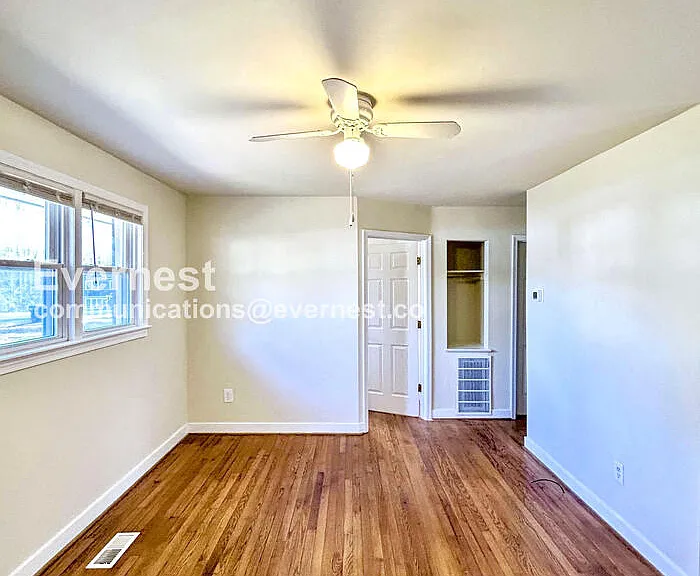 12364 Mason Ave — Photo 3