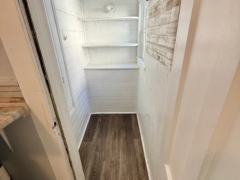 115 Flower Ave W #1 — Photo 5