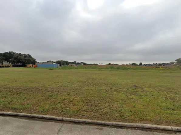 4118 Timber Leaf Ct, Pt Arthur, TX 77642