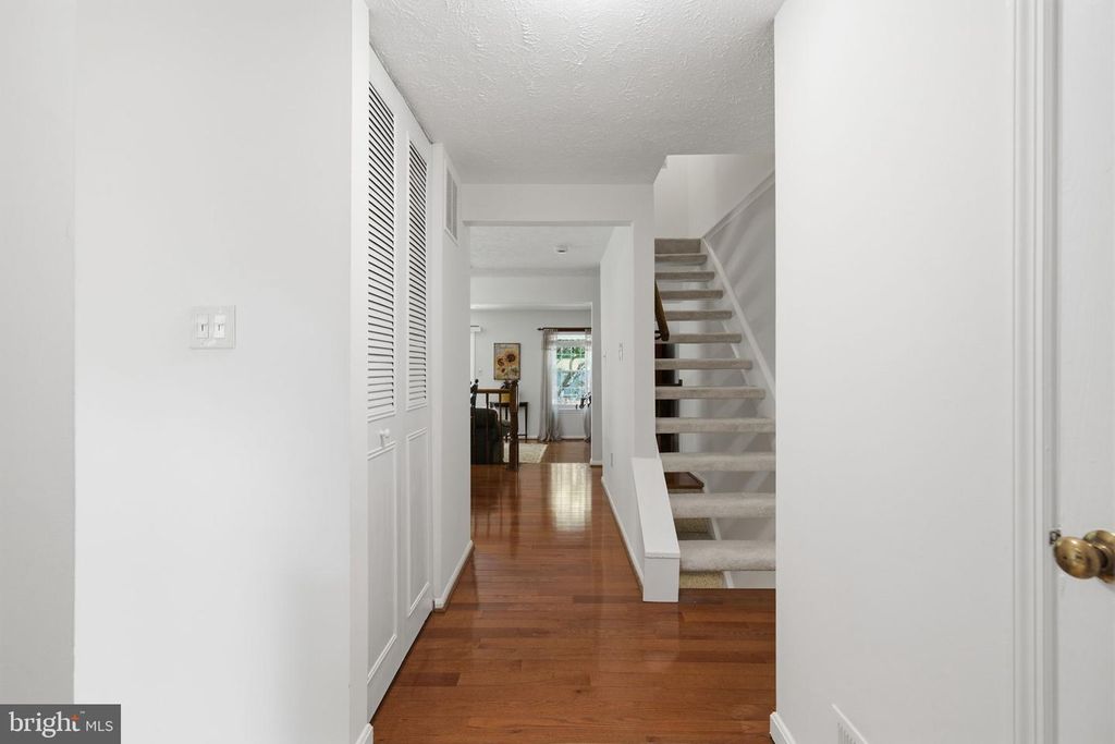 10893 Olde Woods Way, Columbia, MD - View 5