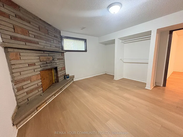 7837 Martin Grove Rd #BASEMENT — Photo 12